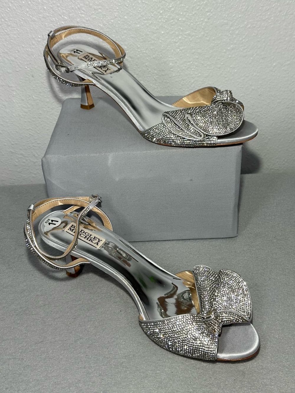 BADGLEY MISCHKA Remi Statement Kitten Heel